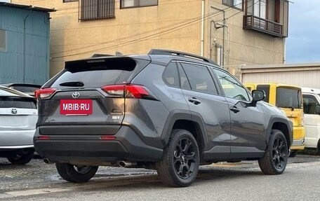 Toyota RAV4, 2021 год, 2 438 000 рублей, 3 фотография