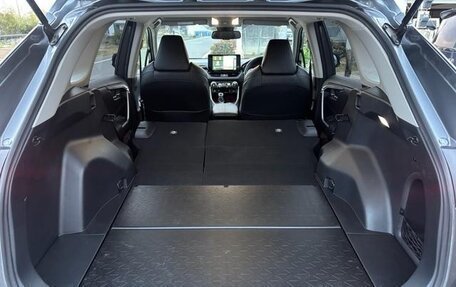Toyota RAV4, 2021 год, 2 438 000 рублей, 29 фотография