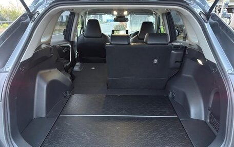 Toyota RAV4, 2021 год, 2 438 000 рублей, 28 фотография