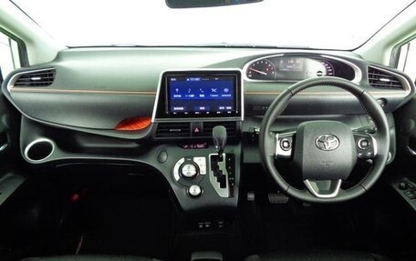 Toyota Sienta II, 2021 год, 1 179 000 рублей, 9 фотография