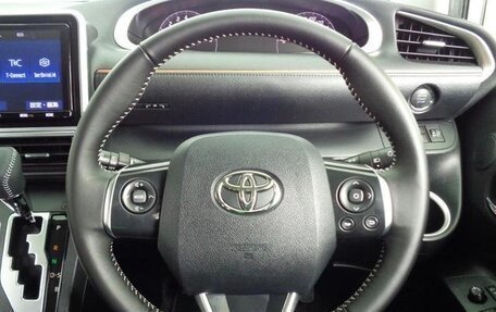 Toyota Sienta II, 2021 год, 1 179 000 рублей, 10 фотография