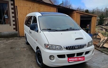 Hyundai H-1 II рестайлинг, 2005 год, 620 000 рублей, 2 фотография