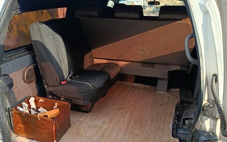 Hyundai H-1 II рестайлинг, 2005 год, 620 000 рублей, 12 фотография