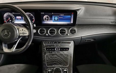 Mercedes-Benz E-Класс, 2019 год, 3 550 000 рублей, 11 фотография