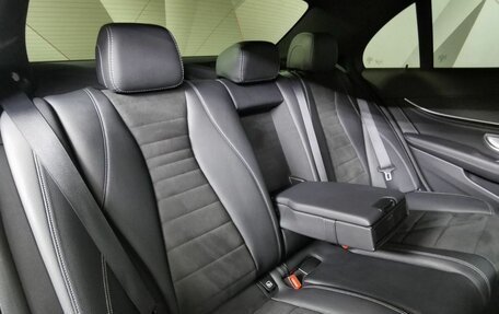 Mercedes-Benz E-Класс, 2019 год, 3 550 000 рублей, 13 фотография