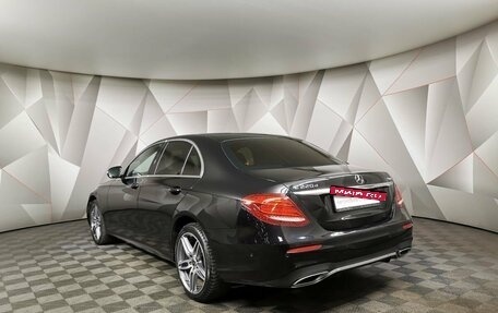 Mercedes-Benz E-Класс, 2019 год, 3 550 000 рублей, 4 фотография