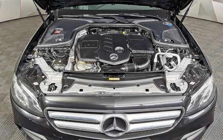 Mercedes-Benz E-Класс, 2019 год, 3 550 000 рублей, 17 фотография