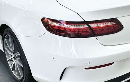 Mercedes-Benz E-Класс, 2021 год, 4 350 000 рублей, 10 фотография