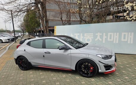 Hyundai Veloster II, 2022 год, 1 990 999 рублей, 3 фотография