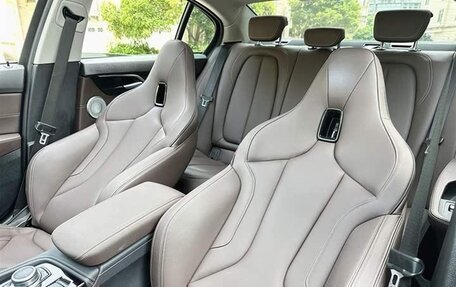 BMW 1 серия, 2021 год, 2 000 000 рублей, 18 фотография