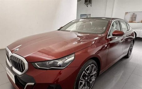 BMW 5 серия, 2024 год, 6 700 000 рублей, 13 фотография