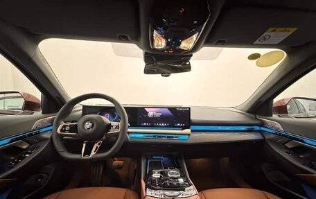 BMW 5 серия, 2024 год, 6 700 000 рублей, 9 фотография