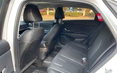 Hyundai Elantra, 2021 год, 1 090 000 рублей, 10 фотография