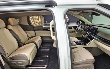 KIA Carnival, 2021 год, 2 240 000 рублей, 6 фотография