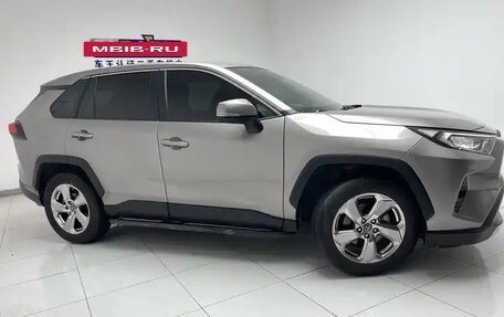 Toyota RAV4, 2021 год, 2 010 555 рублей, 6 фотография