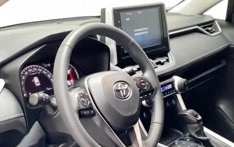 Toyota RAV4, 2021 год, 2 010 555 рублей, 11 фотография