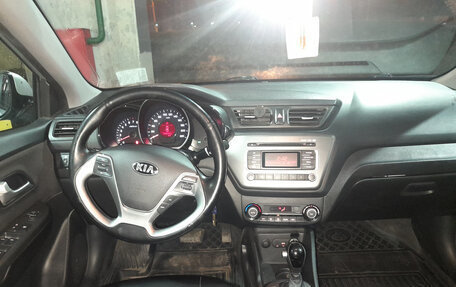 KIA Rio III рестайлинг, 2016 год, 800 000 рублей, 10 фотография