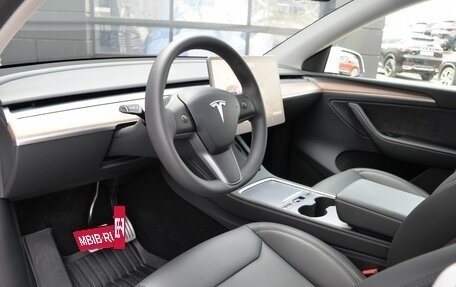 Tesla Model Y I, 2023 год, 5 990 000 рублей, 35 фотография