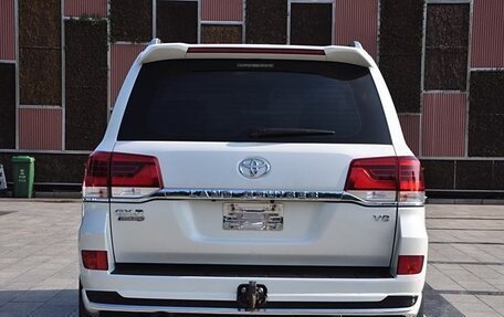 Toyota Land Cruiser 200, 2020 год, 7 990 999 рублей, 6 фотография