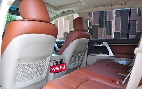 Toyota Land Cruiser 200, 2020 год, 7 990 999 рублей, 14 фотография
