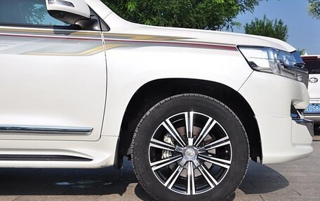 Toyota Land Cruiser 200, 2020 год, 7 990 999 рублей, 18 фотография