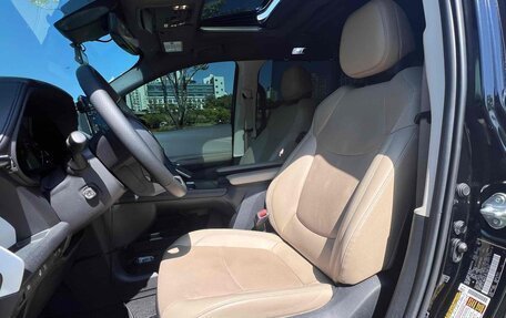 Toyota Sienna, 2022 год, 3 210 000 рублей, 8 фотография