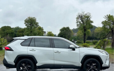 Toyota RAV4, 2021 год, 3 041 000 рублей, 7 фотография