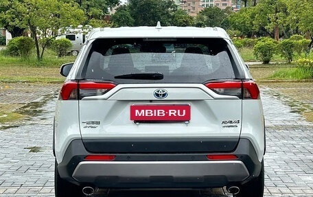 Toyota RAV4, 2021 год, 3 041 000 рублей, 5 фотография