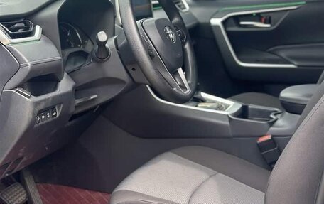 Toyota RAV4, 2022 год, 2 350 000 рублей, 12 фотография
