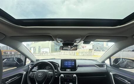 Toyota RAV4, 2022 год, 2 350 000 рублей, 9 фотография