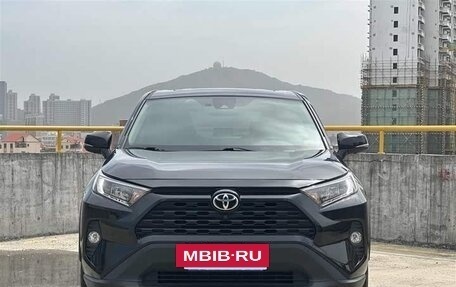Toyota RAV4, 2022 год, 2 350 000 рублей, 4 фотография