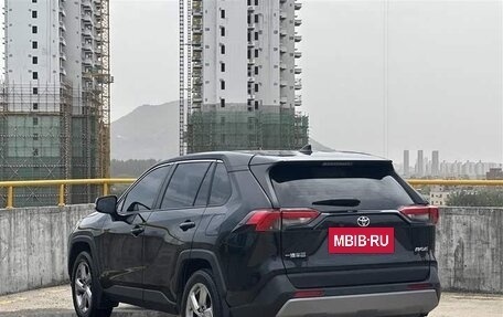 Toyota RAV4, 2022 год, 2 350 000 рублей, 3 фотография