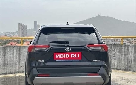 Toyota RAV4, 2022 год, 2 350 000 рублей, 5 фотография