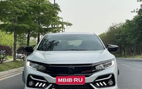 Honda Civic, 2022 год, 1 650 000 рублей, 2 фотография
