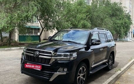 Toyota Land Cruiser 200, 2020 год, 7 000 000 рублей, 4 фотография