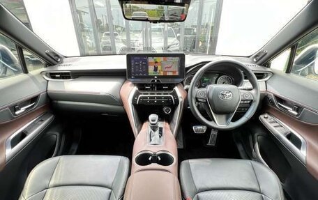 Toyota Harrier, 2022 год, 2 685 000 рублей, 15 фотография