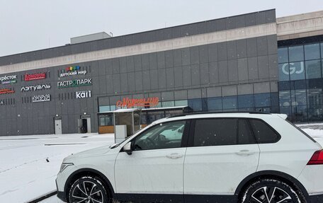 Volkswagen Tiguan II, 2021 год, 3 125 000 рублей, 2 фотография