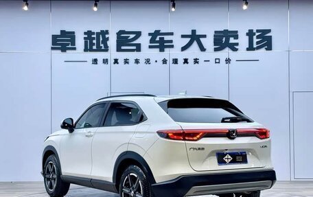 Honda Vezel, 2023 год, 2 000 000 рублей, 3 фотография