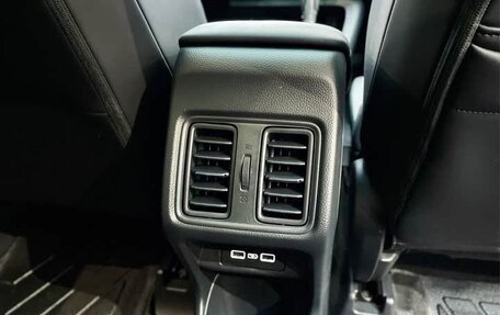 Honda Vezel, 2023 год, 2 000 000 рублей, 6 фотография