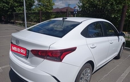 Hyundai Solaris II рестайлинг, 2021 год, 1 368 000 рублей, 3 фотография