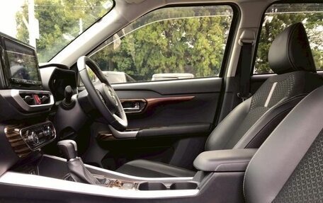 Daihatsu Rocky, 2022 год, 1 095 000 рублей, 23 фотография