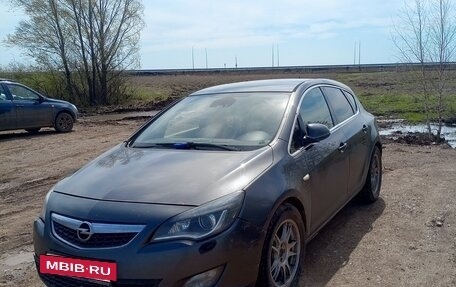 Opel Astra J, 2011 год, 520 000 рублей, 3 фотография