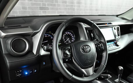 Toyota RAV4, 2017 год, 2 815 000 рублей, 14 фотография