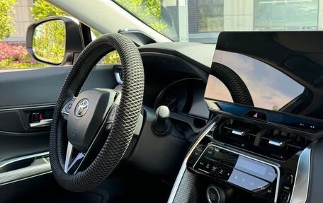 Toyota Venza, 2022 год, 2 715 000 рублей, 11 фотография