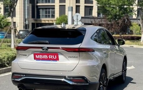 Toyota Venza, 2022 год, 2 715 000 рублей, 6 фотография