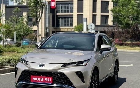 Toyota Venza, 2022 год, 2 715 000 рублей, 3 фотография