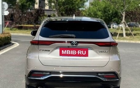 Toyota Venza, 2022 год, 2 715 000 рублей, 5 фотография