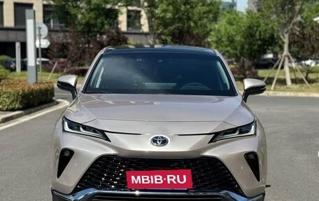 Toyota Venza, 2022 год, 2 715 000 рублей, 2 фотография