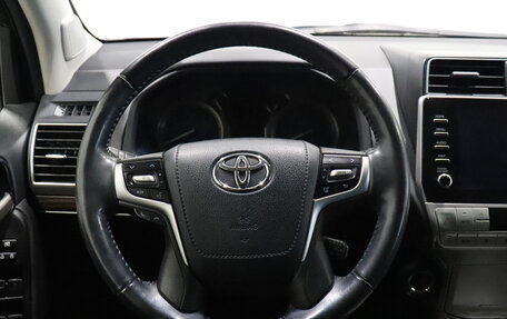 Toyota Land Cruiser Prado 150 рестайлинг 2, 2021 год, 6 272 000 рублей, 10 фотография
