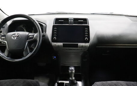 Toyota Land Cruiser Prado 150 рестайлинг 2, 2021 год, 6 272 000 рублей, 7 фотография